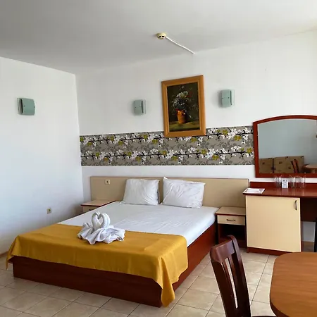 恩伊斯酒店 3* 希典