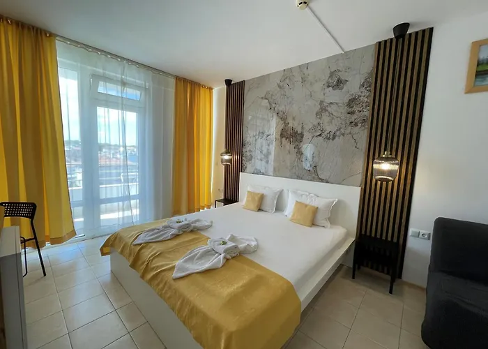 恩伊斯酒店 希典