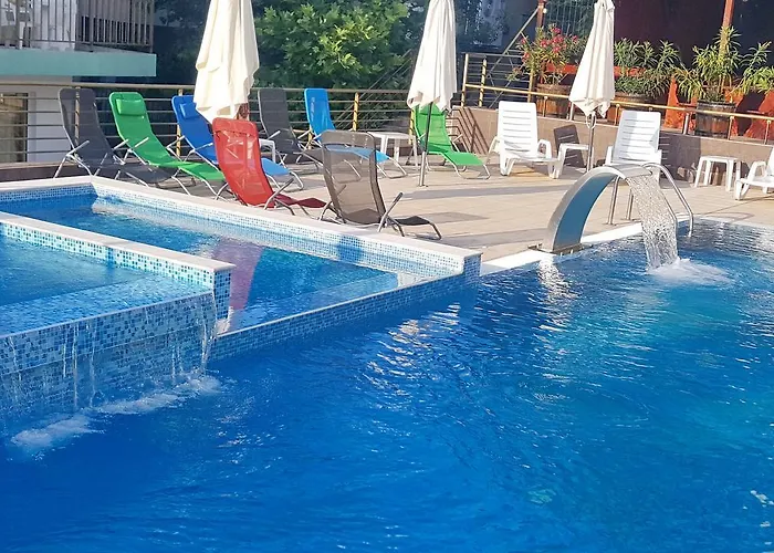 恩伊斯酒店 希典